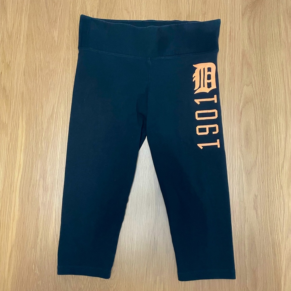 Victoria’s Secret PINk Detroit Tigers Crop Leggings Size Small
